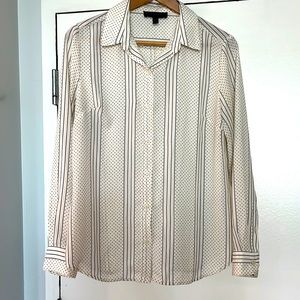 BANANA REPUBLIC Classic Fit Button Up. EUC. Sz S